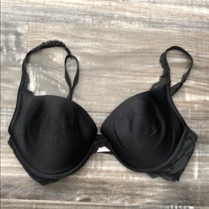 Victoria’s Secret 38C Black Bra